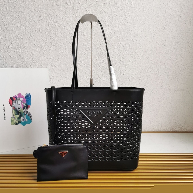 Pra*a shopping bags